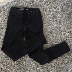 NWOT Juniors Sz 5 Ultimate Low Rise Jegging Black